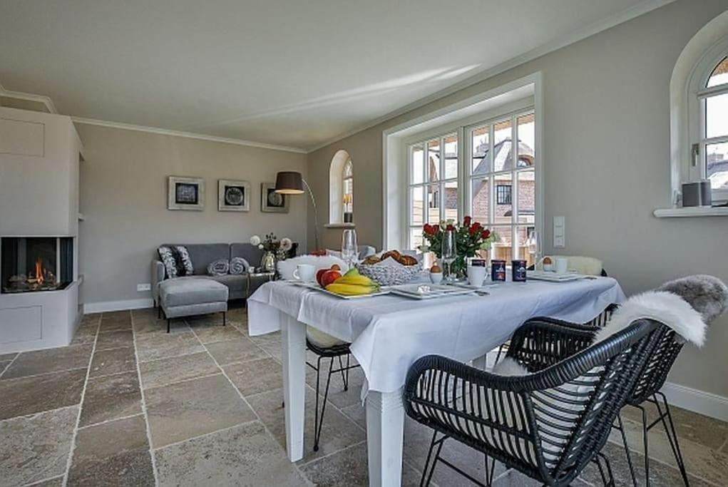 Ferienhaus Reetdach Friesenhaus Listperle *